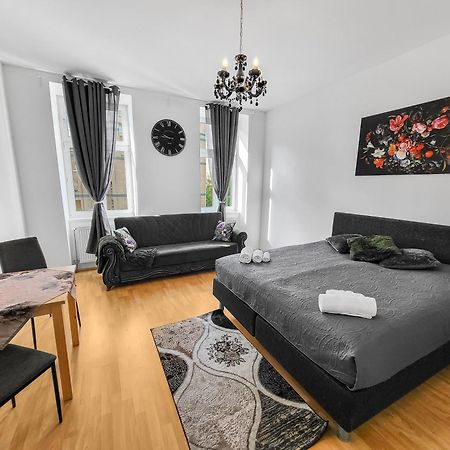 Elegant Three-Bedroom Suite Βιέννη Εξωτερικό φωτογραφία
